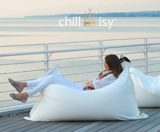 Luxus Outdoor Sitzsack Summertime Midi 160x120 cm von chillisy® auf Terrasse