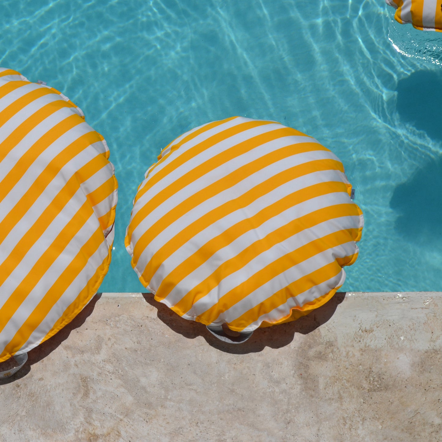 Bathing island CAPRI yellow-white