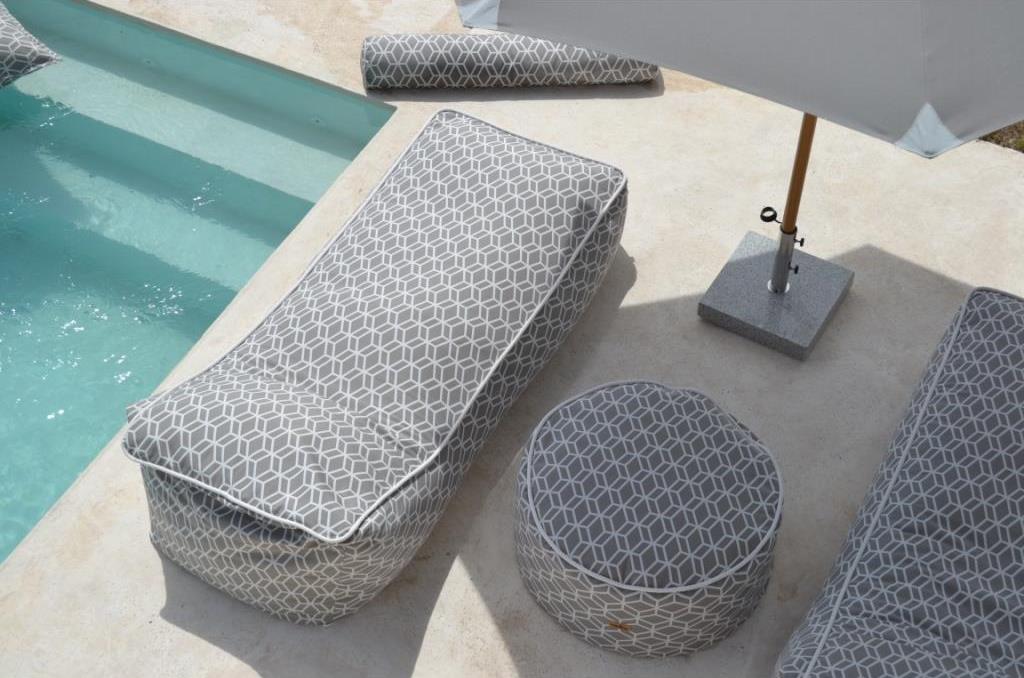 Daybed Sonnenbett Crystal Gold Grau von chillisy online kaufen.