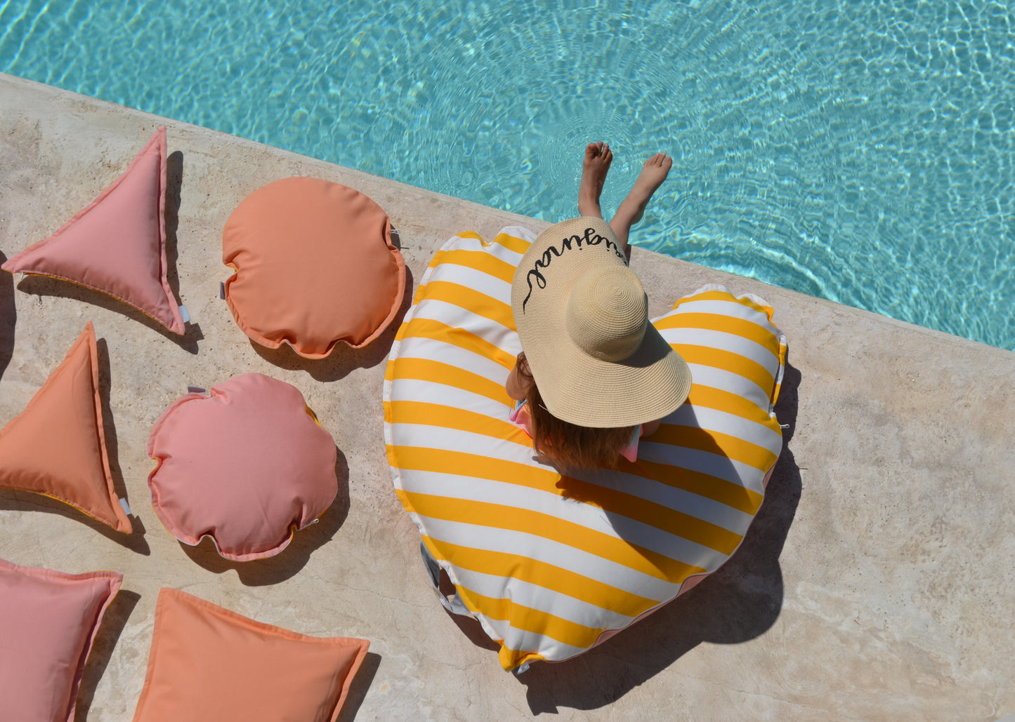 Herzkissen der Kollektion Capri | Schwimmkissen & Gartenkissen von chillisy