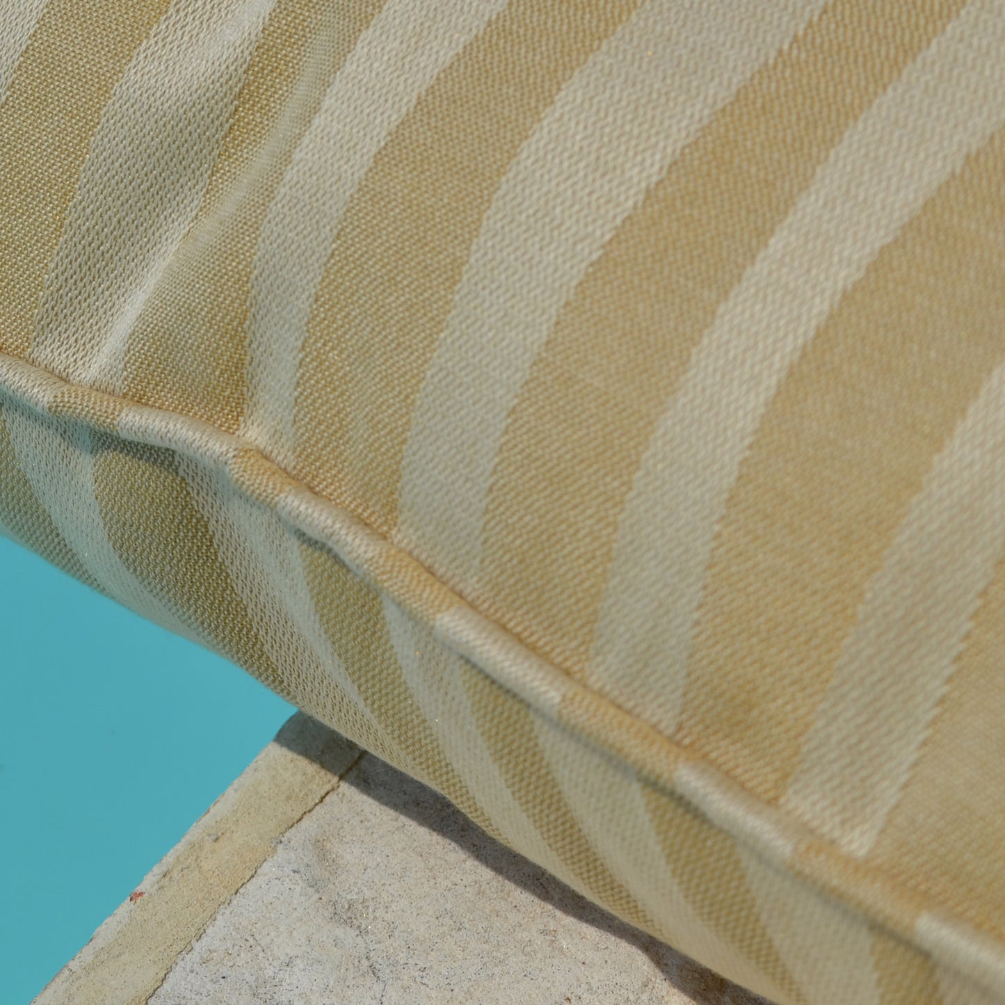 Cushion Waves Beige Sand