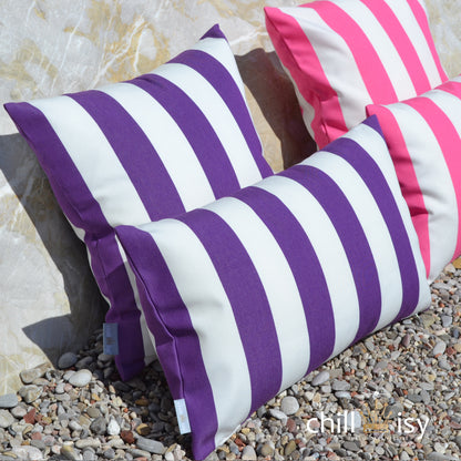 Kissen für draußen lila weiß gestreift mit Kissen in pink weiss gestreift. Abgebildet in 40x40 und 50x30 cm