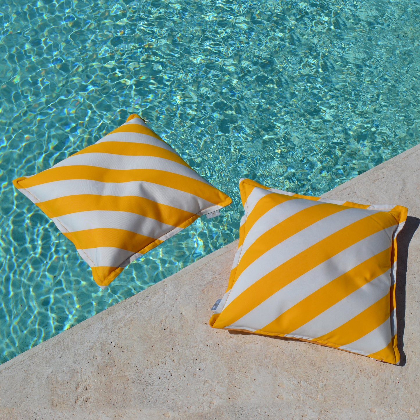 Cushion Quadro Capri Yellow-White | Swimming cushions &amp; garden cushions