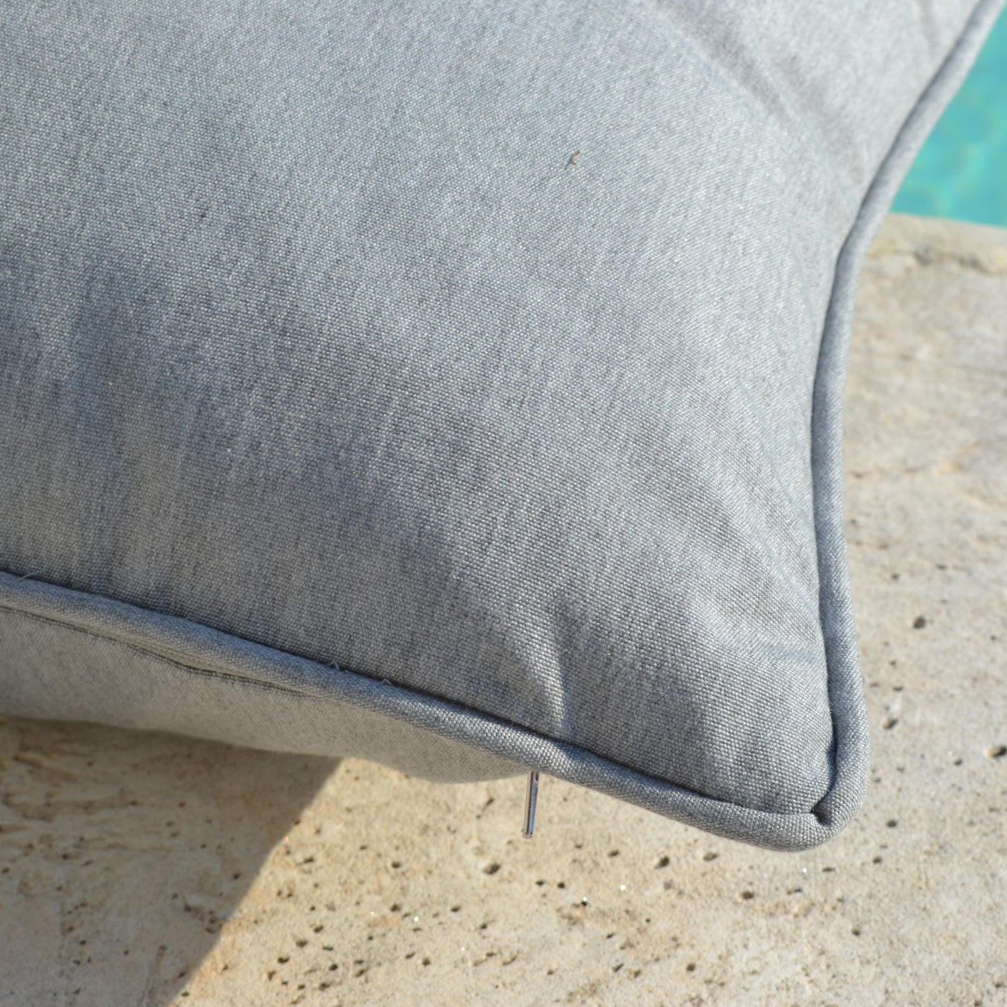 Summertime Premium cushion with piping - Stone Grey