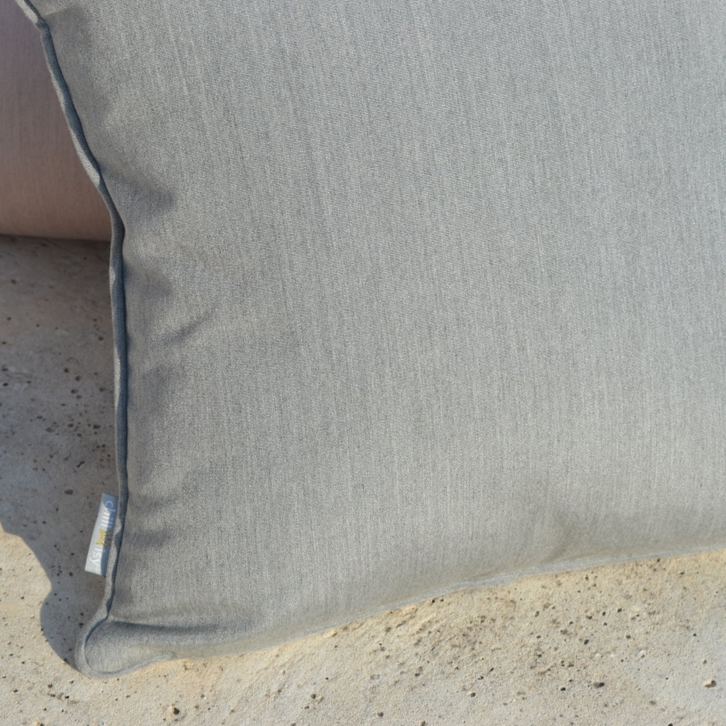 Summertime Premium cushion with piping - Stone Grey