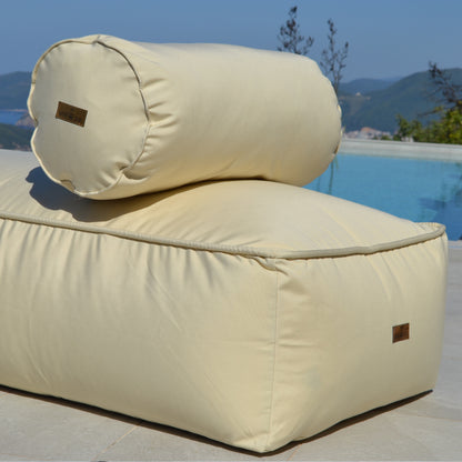 Luxus Loungebett mit Nackenrolle für den Outdoorbereich hergestellt in Deutschland von chillisy.