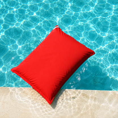 Roter Pool Sitzsack mit wasserdichten Innenkern von chillisy hergestellt in Deutschland. Garantie 5 Jahre. Absolut witterungsbeständig.