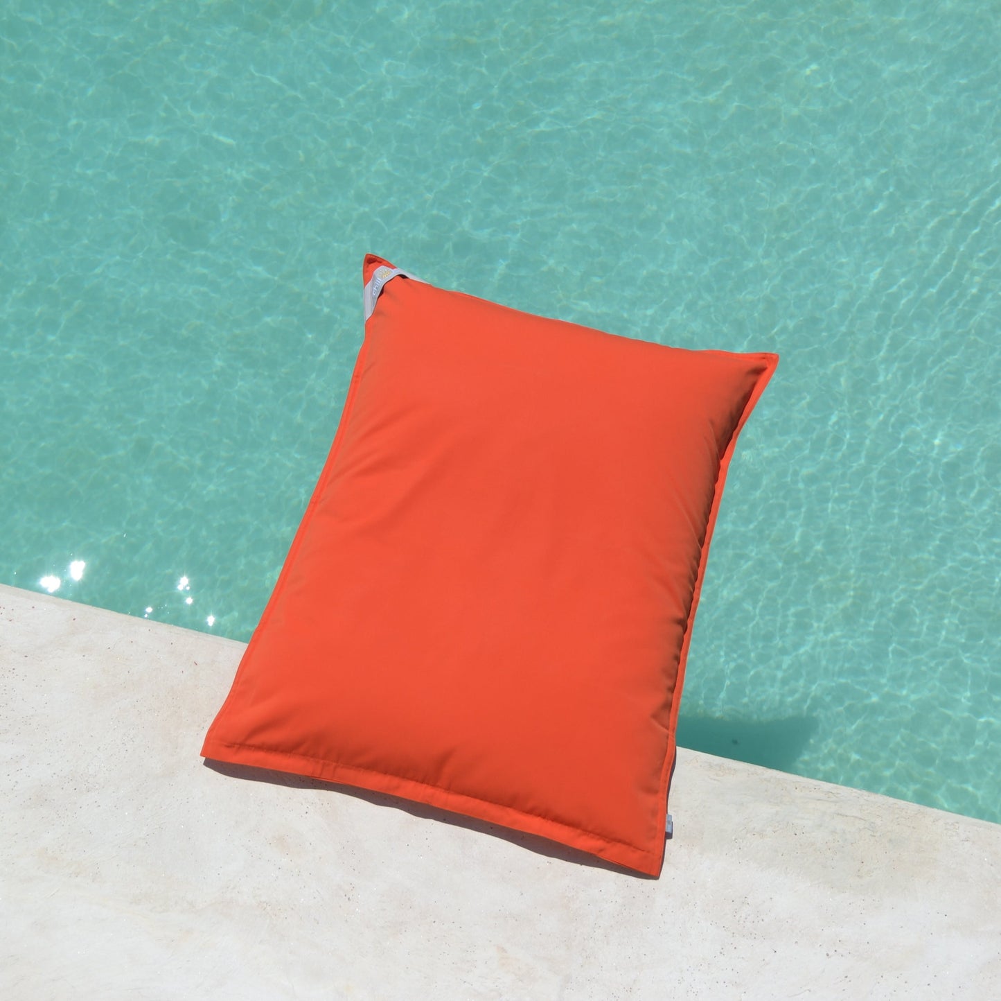 Pool Sitzsack, Luxus Luftmatratze, Wasserliege, Schwimmsack. Farbe: Hummer Orange, Marke: chillisy. Hergstellt in Deutschland. 