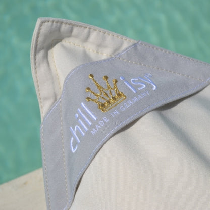 chillisy Logo hochwertig gestickt eingenäht am Poolkissen.