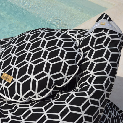 Pool Sitzsack Crystal, Farbe: Schwarz / Weiß, schwimmt auf dem Wasser, und an Land als Sitzsack verwenden.