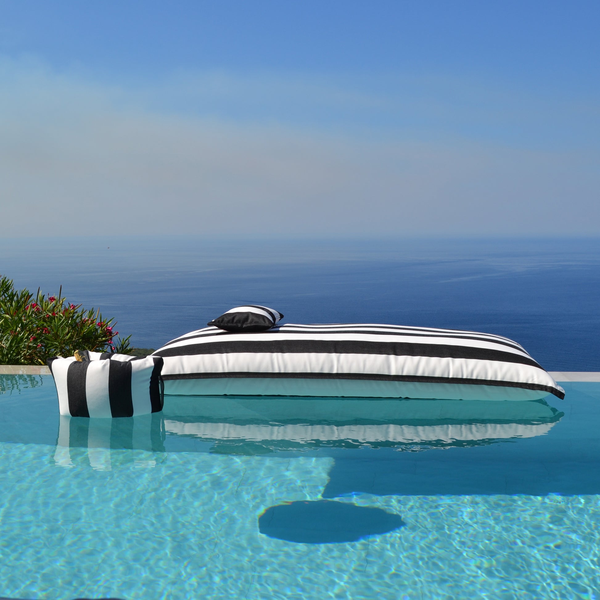 Flaschenkühler schwimmender Champagne Belt "Sveti Stefan" für Flaschen bis zu 1,5 Liter Magnum, Pool Sitzsack Sveti Stefan 190x100 cm, Marke: chillisy