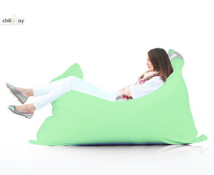 Sitzsack für Outdoor und Indoor, Farbe: Lindenbaum Grün. In Perfektion hergestellt in Deutschland von chillisy.