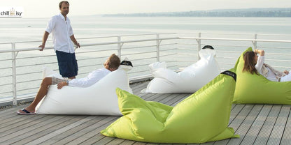 Sitzsack für Outdoor und Indoor, Farbe: Grasgrün, Weiß. Hergestellt in Deutschland von chillisy.