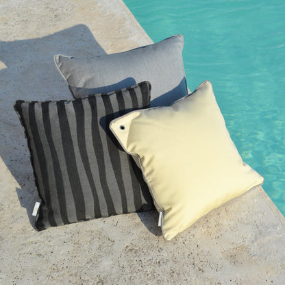 Cushion Waves Black